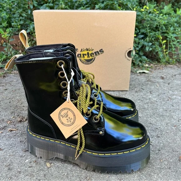 NEW Dr. Martens Vegan Jadon Max Platform Boots Size 10
